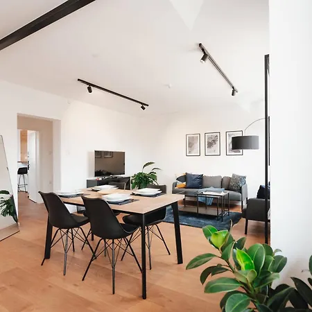 Neu I Stilvoll I Boxspring I Smart Tv I Zentral * Augsburg