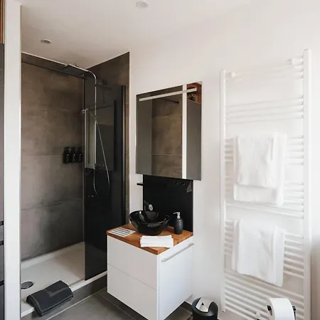 Neu I Stilvoll I Boxspring I Smart Tv I Zentral Apartment Augsburg