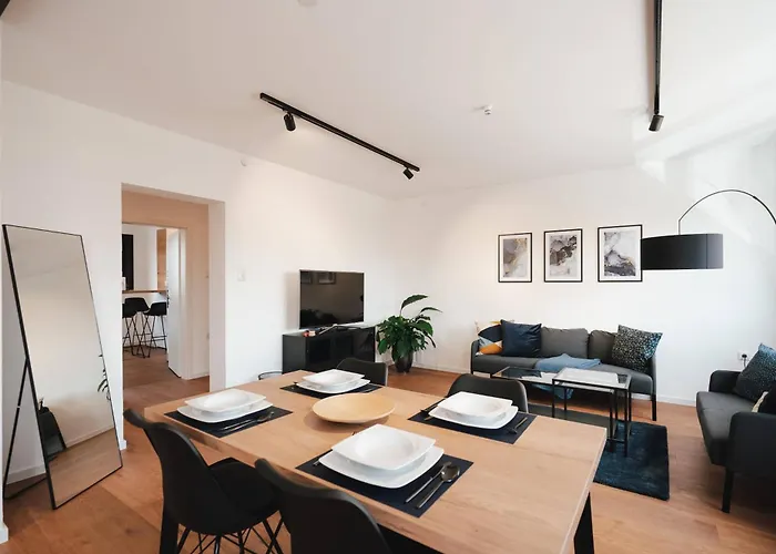 Neu I Stilvoll I Boxspring I Smart Tv I Zentral * Augsburg